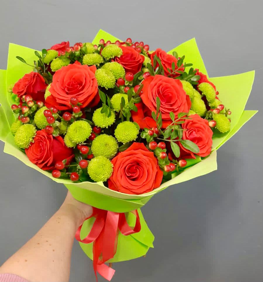 Букет цветов из: Хризантемы и Розы в Невинномысске