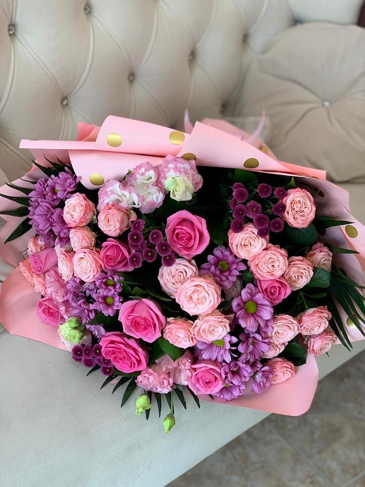 Букет цветов из: Хризантемы, Розы и Лизиантусы в Невинномысске