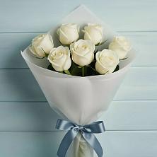 Букет 7 Белых роз Эдлесс Лав в Невинномысске