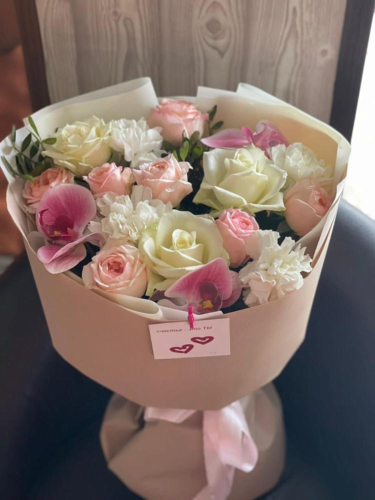 Букет цветов из: Орхидеи, Розы и Гвоздики в Невинномысске