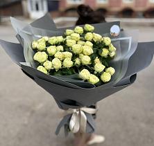 Букет Белые кустовые розы Солинеро в Невинномысске