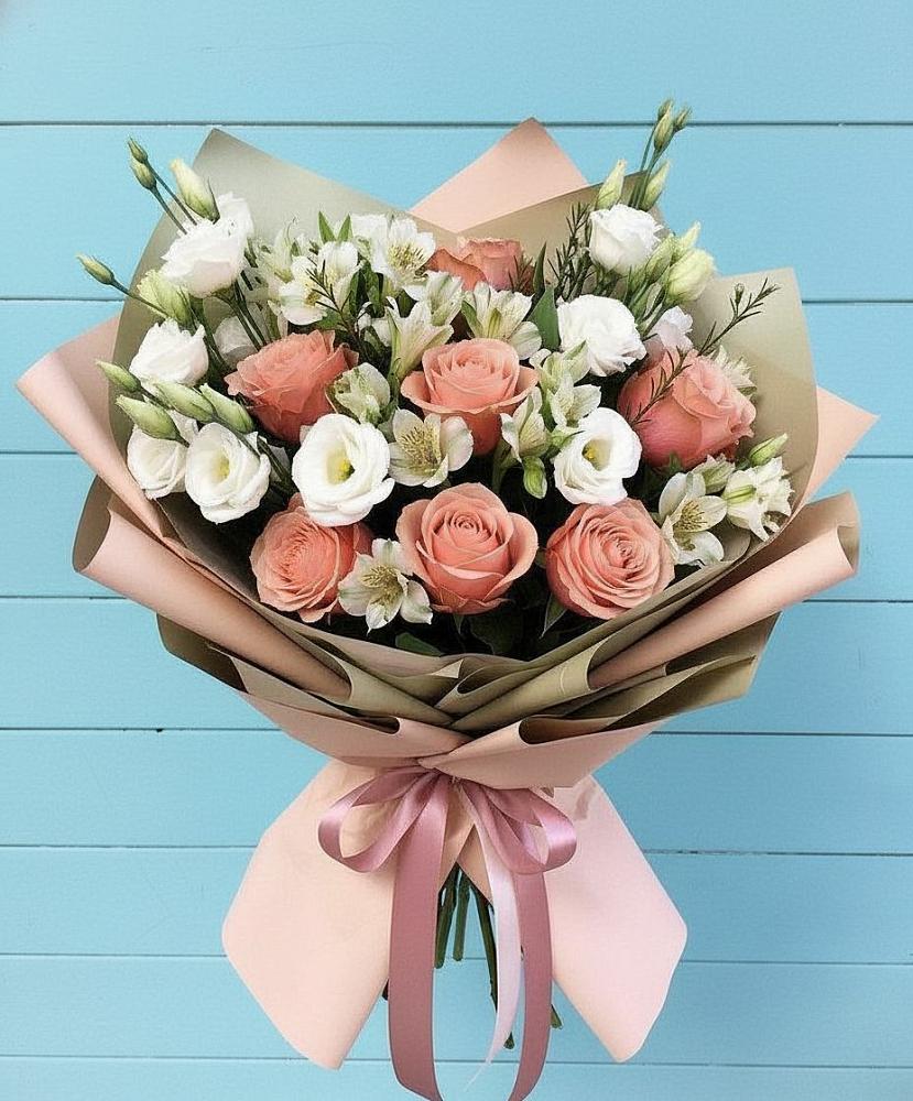 Букет цветов из: Розы, Альстромерии и Лизиантусы в Невинномысске