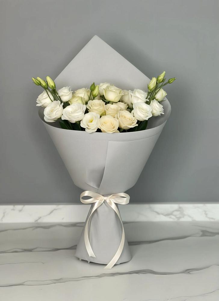 Букет цветов из: Розы и Лизиантусы в Невинномысске