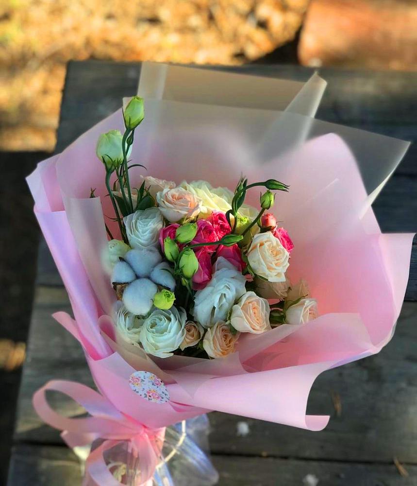 Букет цветов из: Розы и Лизиантусы в Невинномысске