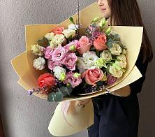 Букет цветов из:  Розы, Лизиантусы и Гвоздики #REPLACE_PRED# Невинномысске