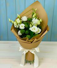 Букет цветов из:  Хризантемы и Лизиантусы в Невинномысске