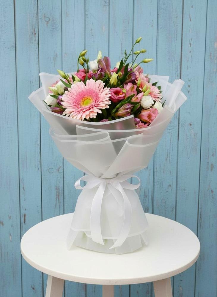 Букет цветов из: Герберы, Альстромерии и Лизиантусы в Невинномысске