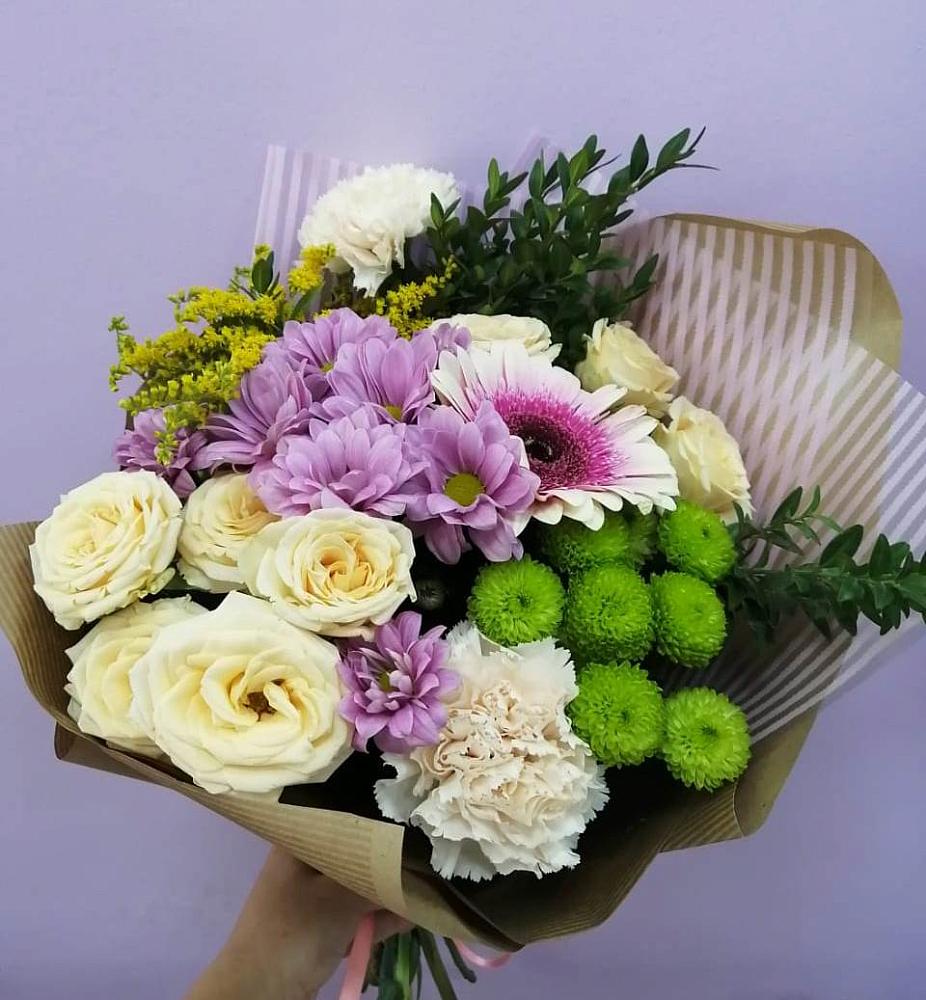 Букет цветов из: Хризантемы, Розы, Гвоздики и Герберы в Невинномысске