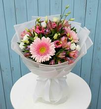 Букет цветов из:  Герберы, Альстромерии и Лизиантусы в Невинномысске