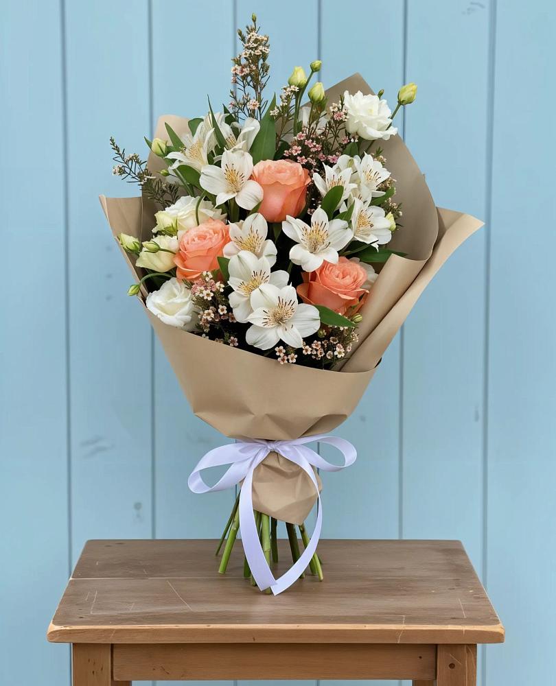 Букет цветов из: Альстромерии, Лизиантусы, Розы и Хризантемы в Невинномысске