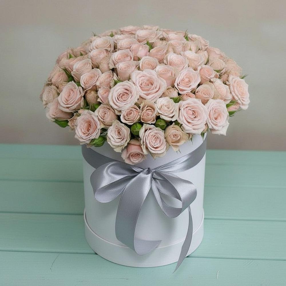 Цветочная композиция из Розы в шляпной коробке в Невинномысске